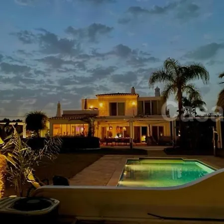 Stunning Holiday In Carvoeiro Villa